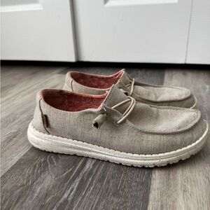 Hey Dude Wendy Slip On Shoes Size 7 Beige Chambray